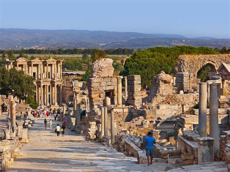 Jintai Ancient City Ruins A Journey Through Time and Majestic Architecture!