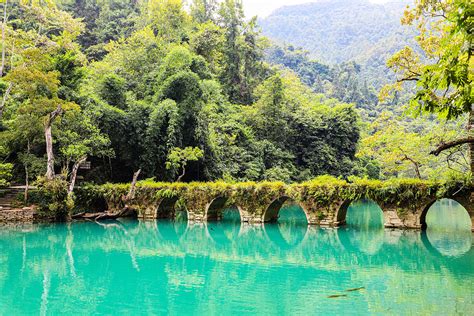 Xiaoqikong Scenic Area - A Natural Wonder Carved into Stone by Time and Wind!