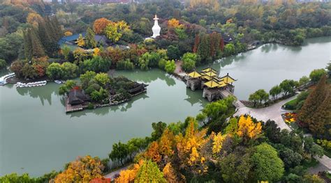 The Slender West Lake a Picturesque Paradise with Timeless Beauty!